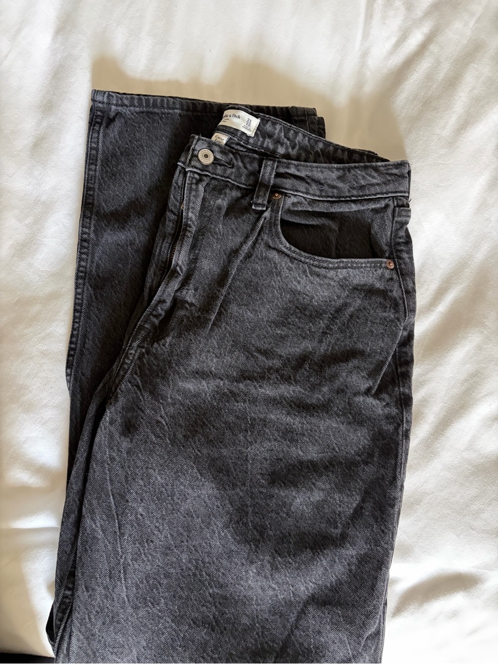 Abercrombie & Fitch Women's High-Rise 90s Loose Jeans LONG - Black - Picture 5 of 7